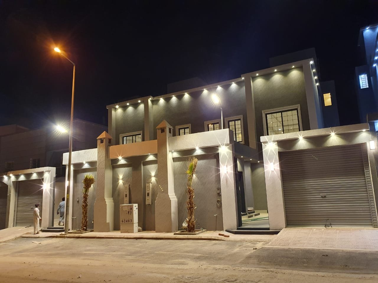 فيلا دورين 300 متر شارع 15 بالرياض حي عكاظ